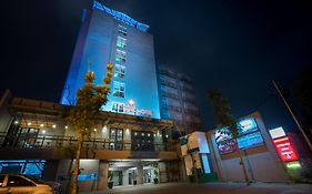 Maple Hotel Grogol
